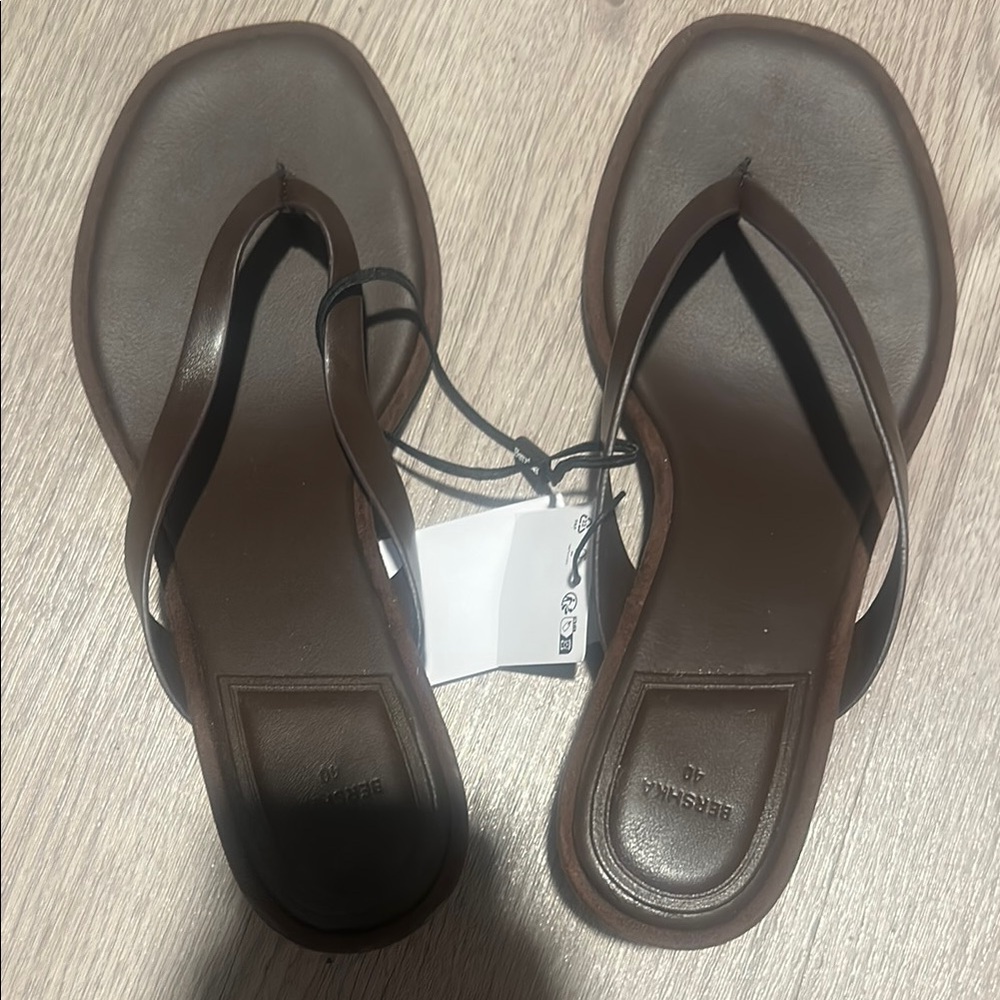 Brown flip flop kitten heels